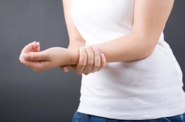 Bị đau cánh tay là bệnh gì và có nguy hiểm không?