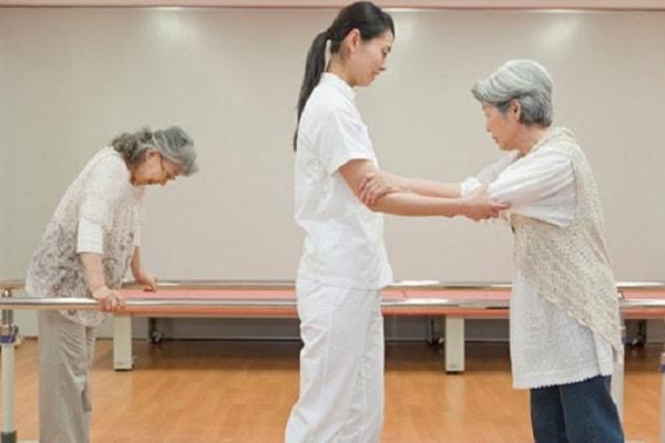 Các cách điều trị, kiểm soát và chữa hội chứng liệt nửa người
