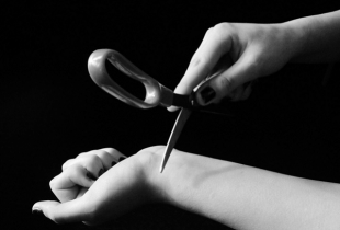 Giới trẻ và vấn đề tự làm tổn thương bản thân