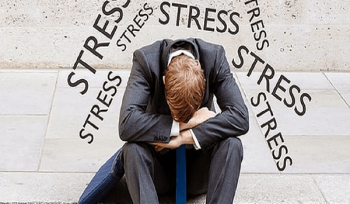 8 dấu hiệu, biểu hiện và triệu chứng của bệnh Stress nặng