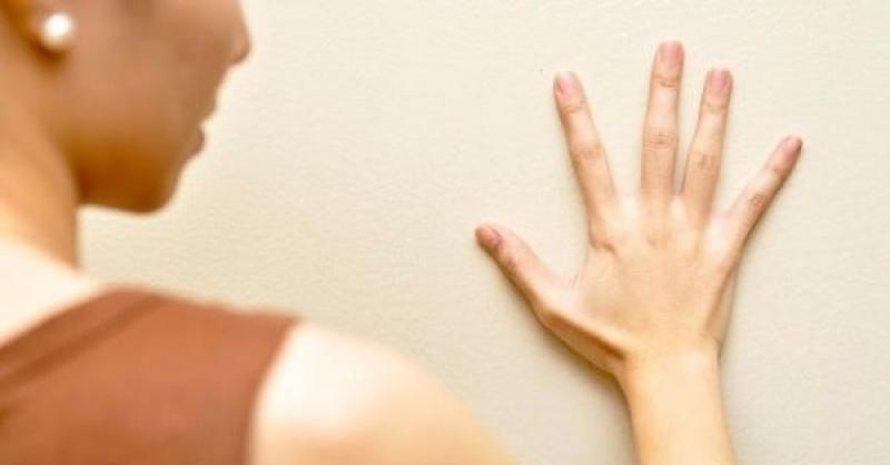 Bệnh run tay chân ở người trẻ tuổi, nguyên nhân và cách chữa trị