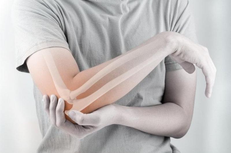 Nguyên nhân bị co giật cơ khuỷu tay và cách phòng ngừa
