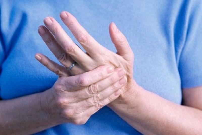 Chân tay bị tê bì là biểu hiện của bệnh gì?