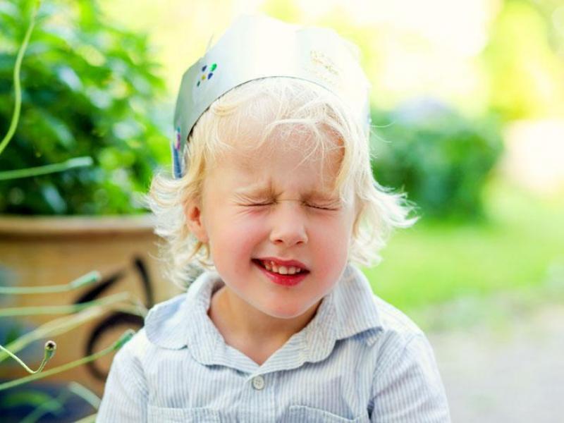 Co gật cơ mặt ở trẻ em là bệnh gì? Điều trị như thế nào?