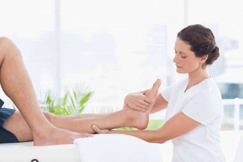 Có thể dùng những cách nào để điều trị bệnh teo cơ?