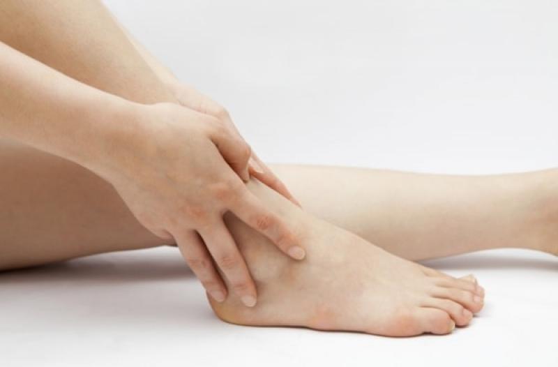 Đau mắt cá chân là biểu hiện của bệnh gì?