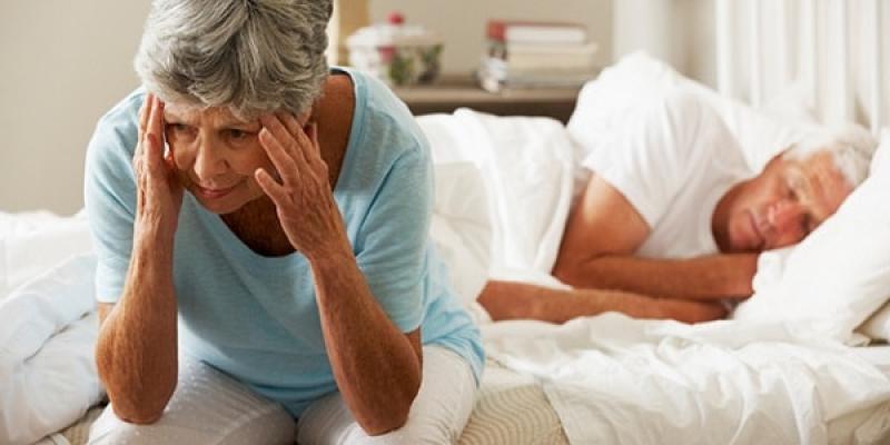 Các dấu hiệu, biểu hiện, triệu chứng bệnh mất ngủ ở người già