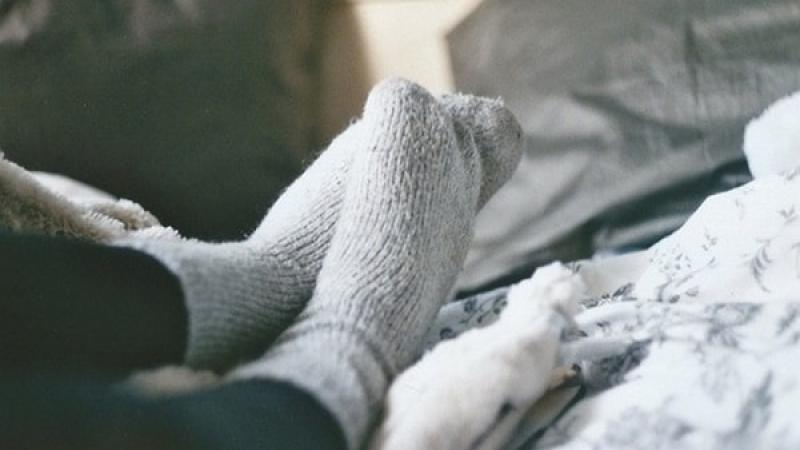 Run tay chân khi ngủ là bệnh gì? Nguyên nhân và cách điều trị