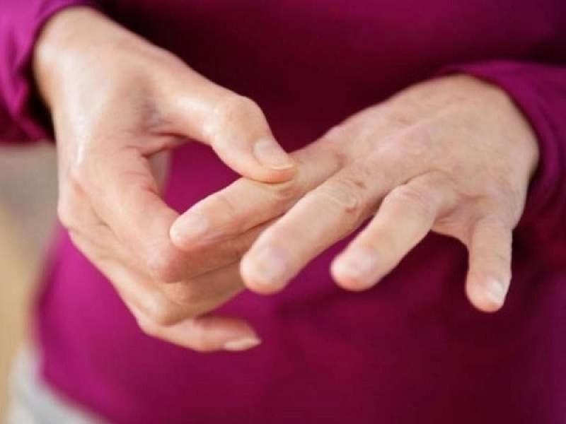 Tê đầu ngón tay là dấu hiệu của bệnh gì?