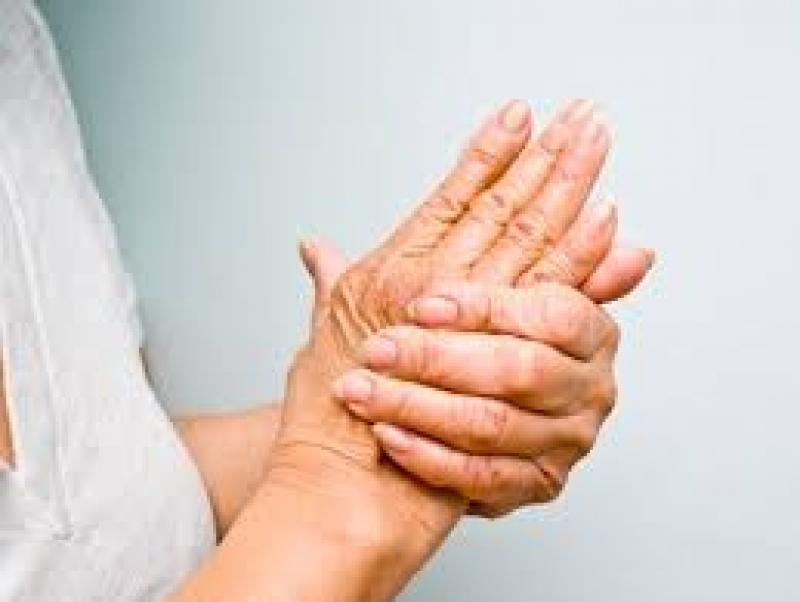 Tê mỏi tay chân có nguy hiểm không Tê mỏi tay chân có nguy hiểm không
