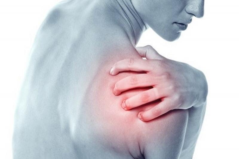 Triệu chứng của bệnh thoái hóa khớp vai như thế nào
