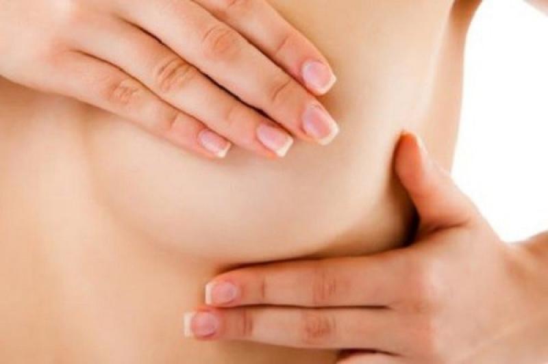 Triệu chứng vú phát ban có nguy hiểm không?