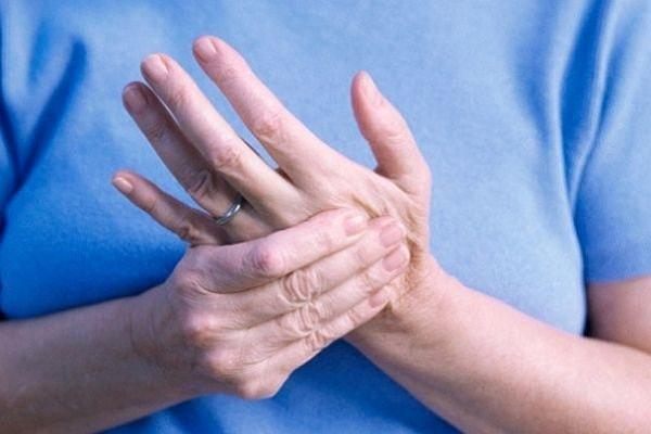 Chân tay bị tê bì là biểu hiện của bệnh gì?