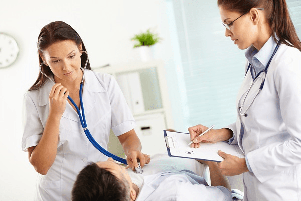 Chẩn đoán và điều trị bệnh tự miễn với bác sĩ