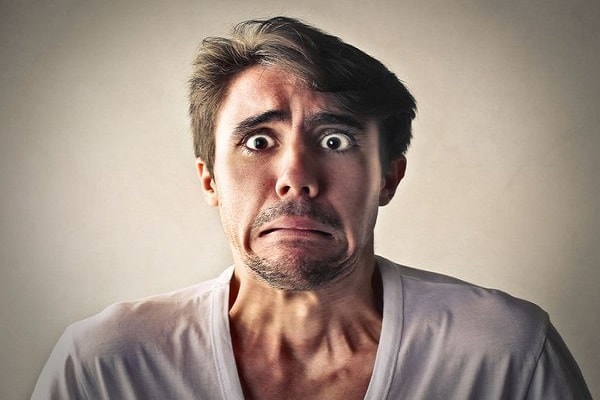 Dấu hiệu, biểu hiện và triệu chứng của bệnh hoang tưởng