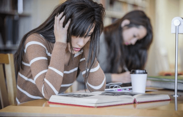 Dấu hiệu lạm dụng chất gây nghiện - mất tập trung trong công việc