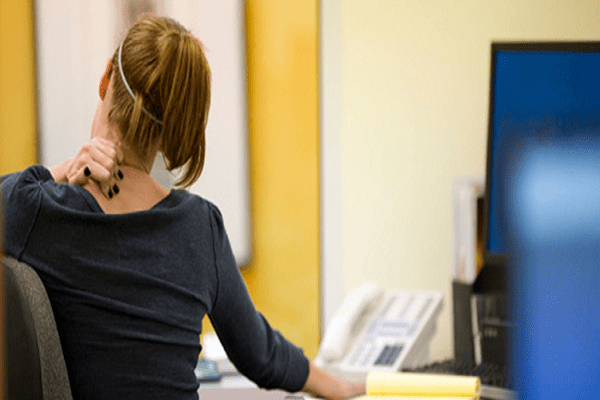 Nguyên nhân gây ra triệu chứng tê gáy