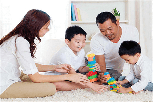 Cha mẹ nên động viên để giúp con thoát khỏi bệnh rối loạn hành vi