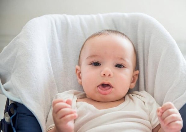 Trẻ thở khò khè