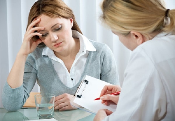 Gặp bác sĩ để được điều trị bệnh tự làm tổn thương sớm nhất