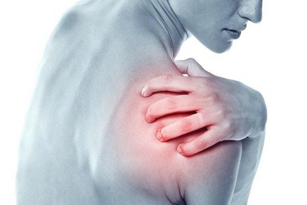 Triệu chứng của bệnh thoái hóa khớp vai như thế nào