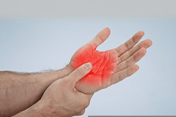 Triệu chứng đau khớp bàn tay, nguyên nhân và cách chữa trị